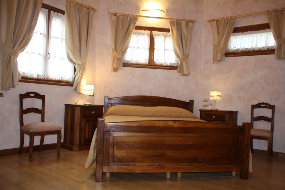Casa Vacanza La Rocca كياسا إنْ فانمالينكو المظهر الخارجي الصورة