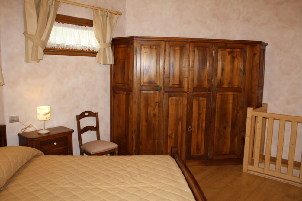 Casa Vacanza La Rocca كياسا إنْ فانمالينكو المظهر الخارجي الصورة